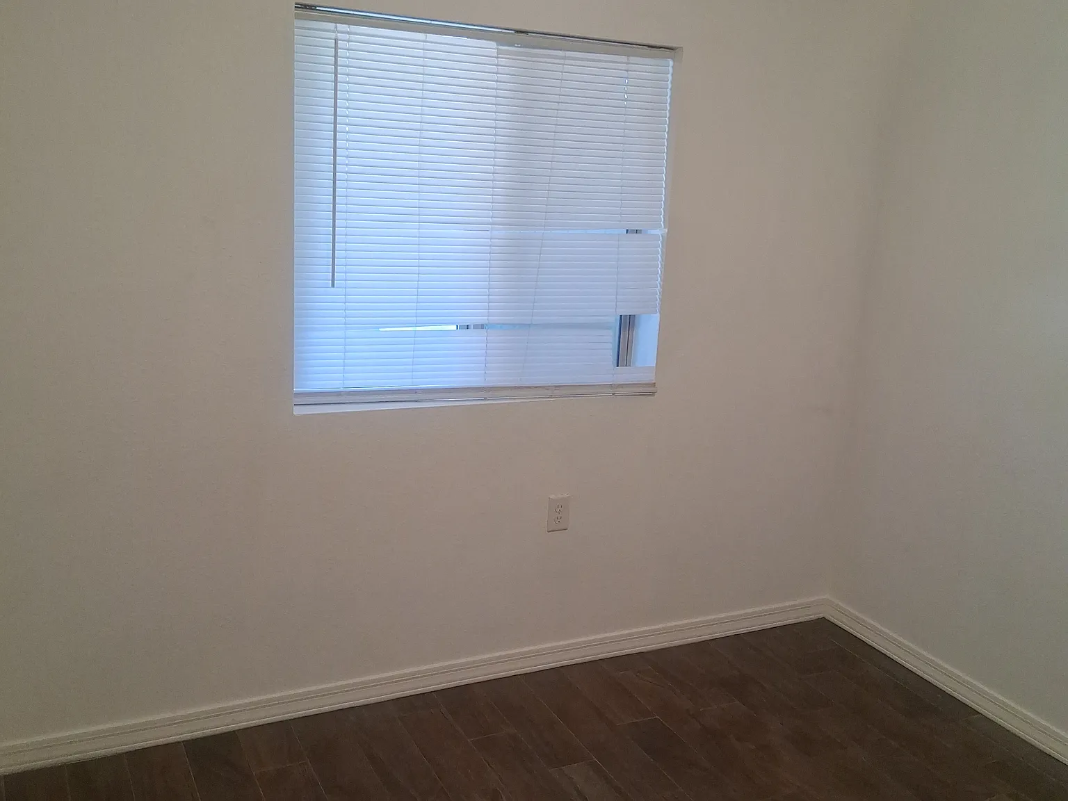 2 bed, 1.5 bath, 1200 sqft, $1,350 — Photo 4
