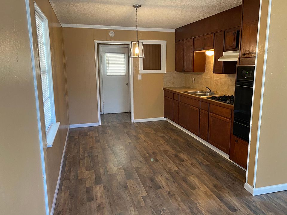 2nd image of 113 Munchus St
