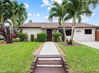 7490 Farragut St, Hollywood, FL 33024