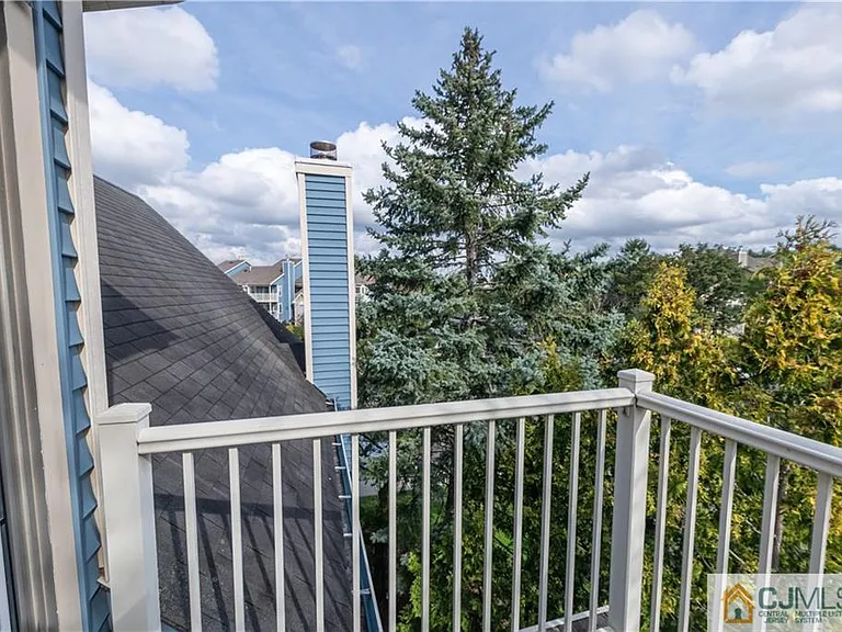 336 Cozzens Ct — Photo 20