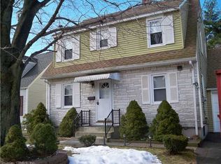 717 S Quaker Ln, West Hartford, CT 06110