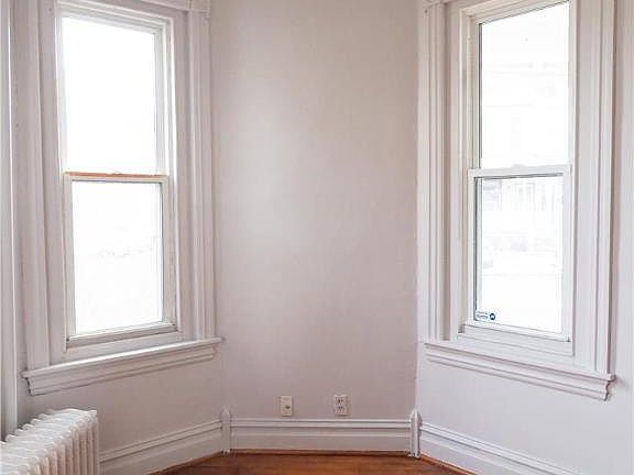 4th image of 1327 W Gordon St