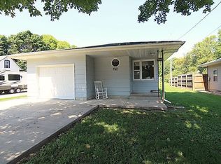 405 H Ave, Kalona, IA 52247
