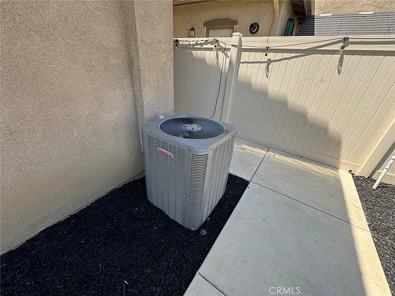 32376 Tyron Smith Ct — Photo 30