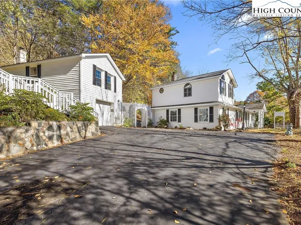 518 Charlie Thompson Road, Vilas, NC 28692