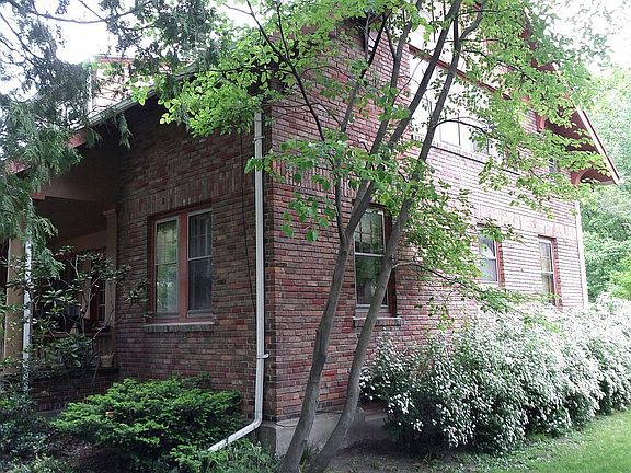 4th image of 304 S Franklin St