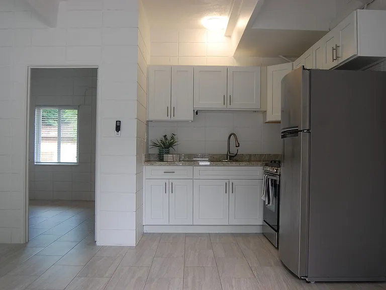 815 Washington St — Photo 42