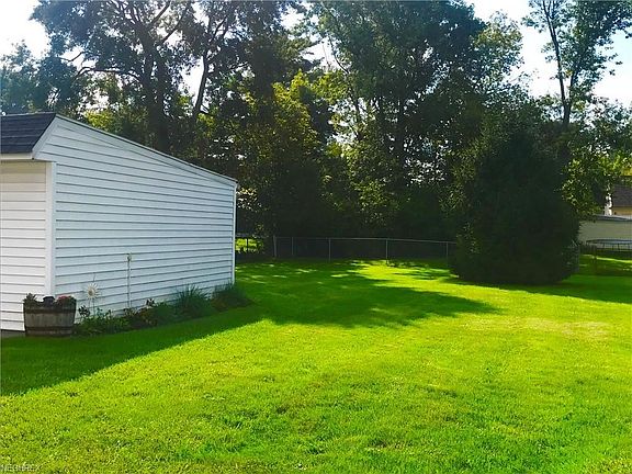 2nd image of 10669 Woodview Blvd