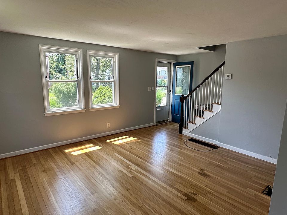 1st image of 32 Shangri La Ln