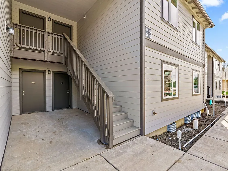 2901 Salem Ave SE #101 — Photo 3
