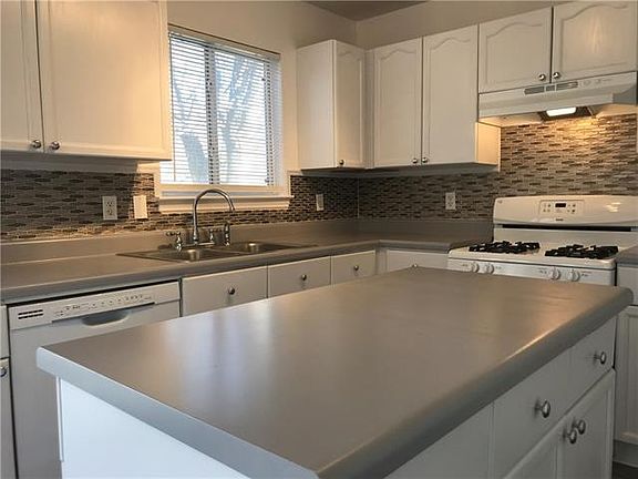 4th image of 5702 Lark Creek Dr