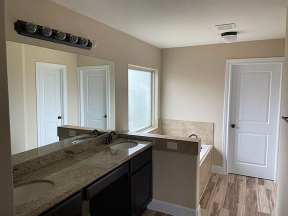 4th image of 8402 Willow Woods Ct