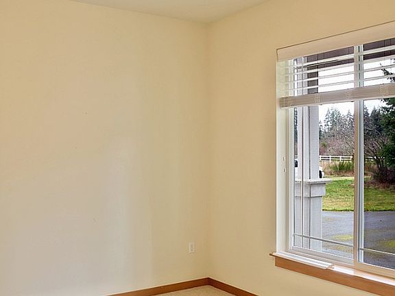 3rd image of 4201 Wildhorse Ln SE