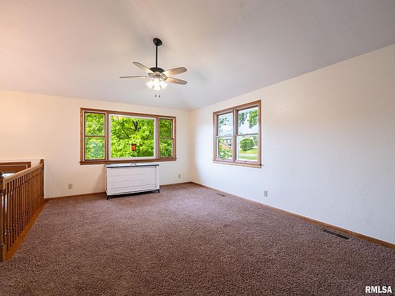 4th image of 2424 Maywood Ave