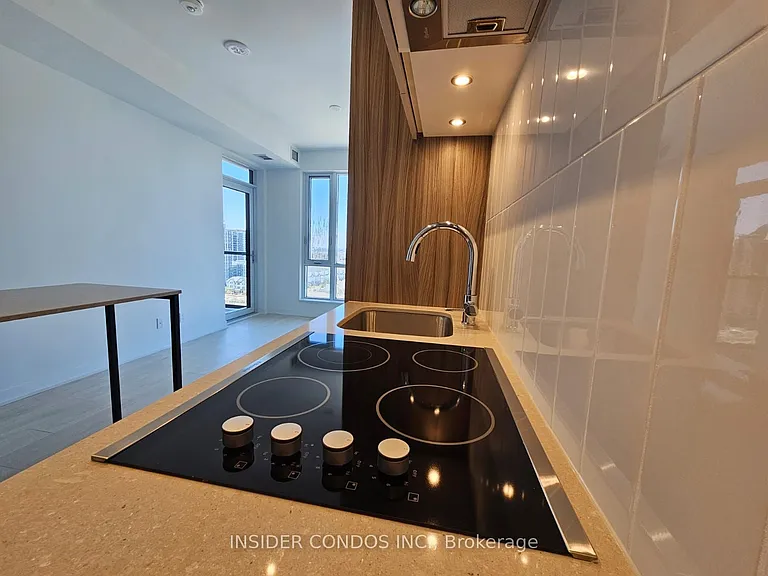 7950 Bathurst St #1412 — Photo 10