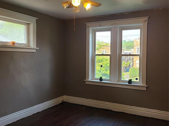 5th image of 1709 Yale Ave