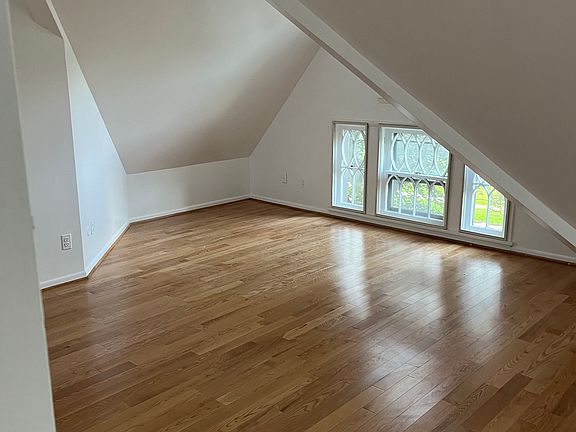 Living room/ dining room