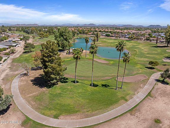 3rd image of 9422 W COUNTRY CLUB Drive