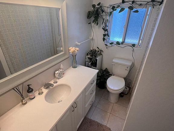5th image of 120 35th St APT B
