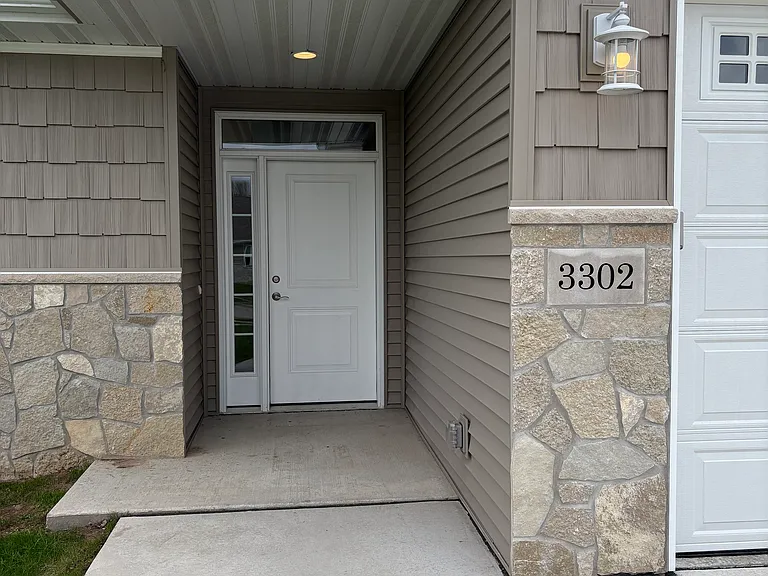 3302 Ridgecrest Ln — Photo 1