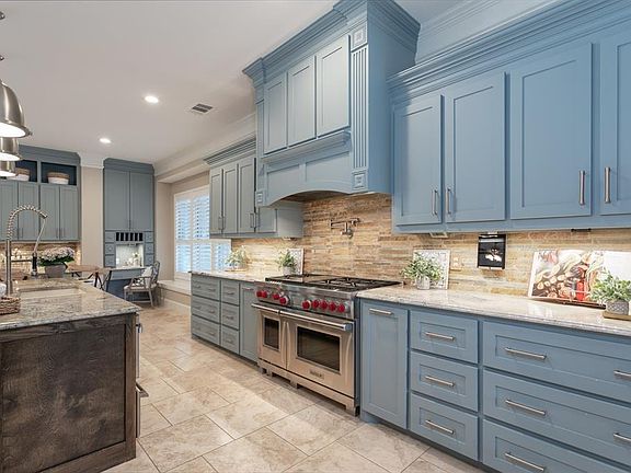 5th image of 8780 Crestview Dr