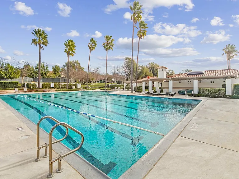 Access to Monte Vista pool