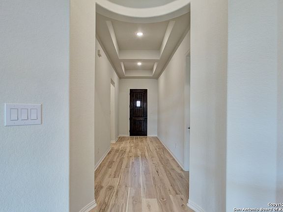 2nd image of 1631 Seekat Drive