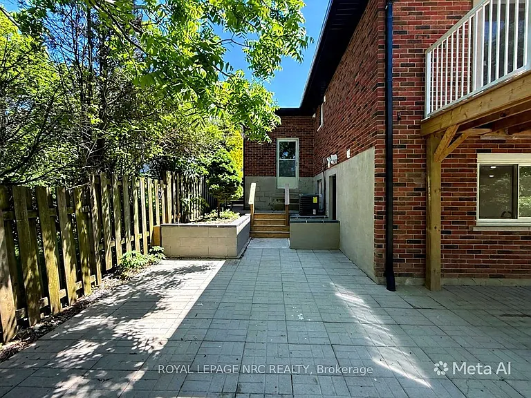 10 Dundas Cres — Photo 17