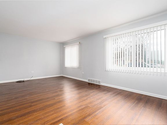 4th image of 14638 Dorchester Ave