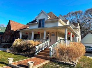 868 Rivard Blvd, Grosse Pointe, MI 48230