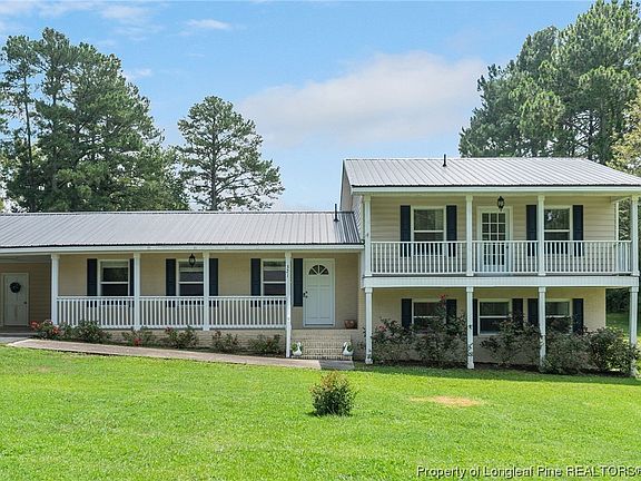 3rd image of 321 Edgewater Dr