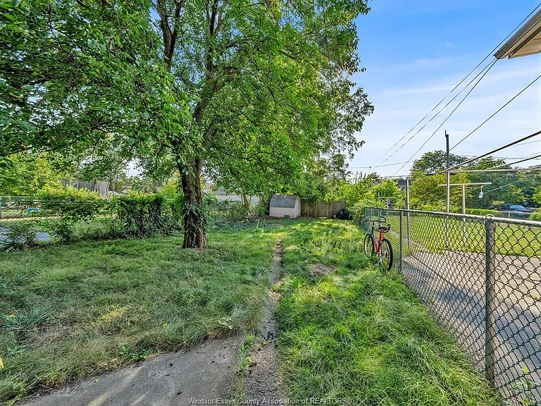 527 McEwan Ave #UPPER — Photo 11