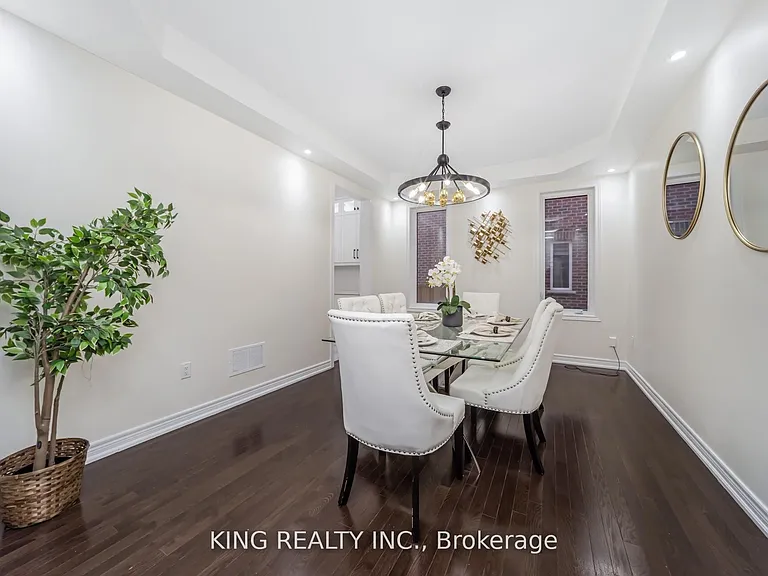 52 Haverstock Cres — Photo 8