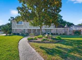 15301 Ashburton Dr, Houston, TX 77040