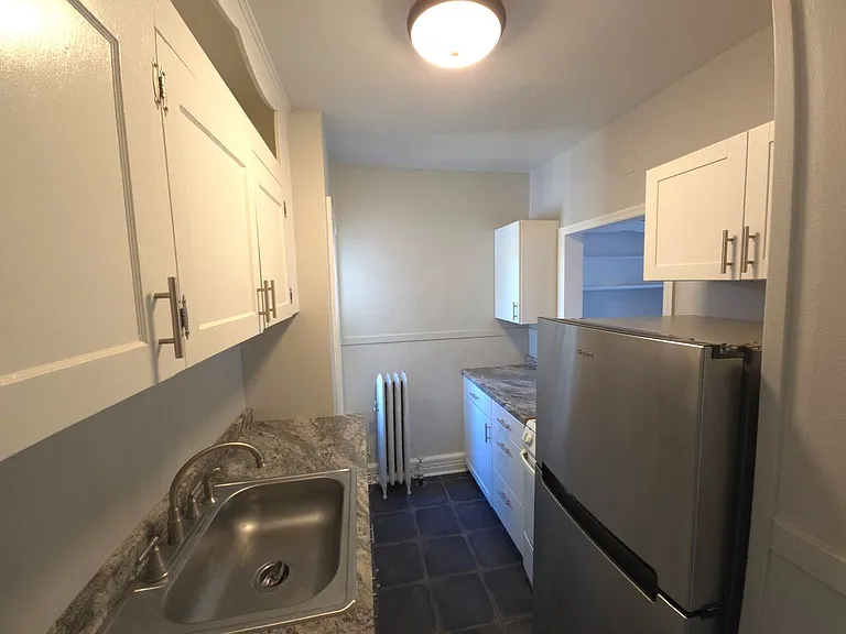 21 N Ferry St — Photo 20