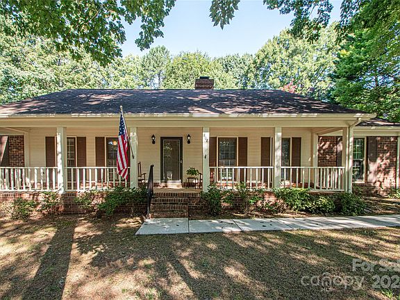 2nd image of 807 Black Oak Dr