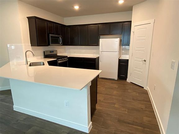 5th image of 14013 Neskar Dr