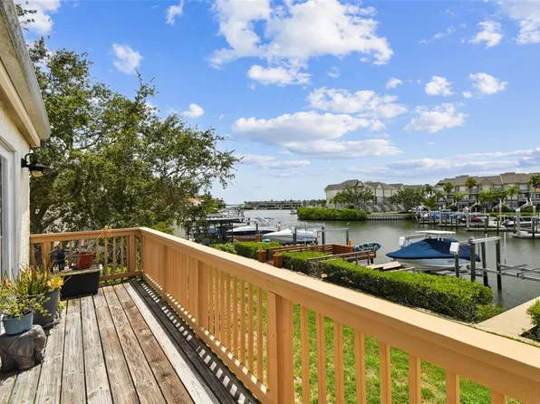 4304 Harbor House Dr, Tampa, FL 33615