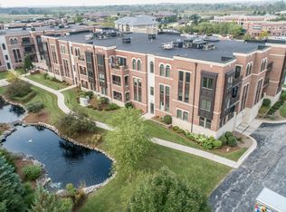 19045 Thomson Dr, Brookfield, WI 53045