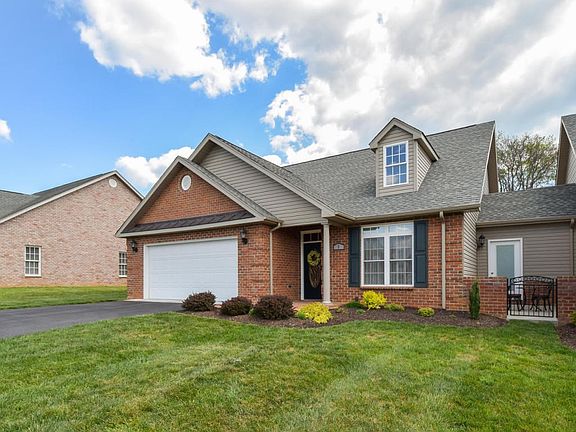 7 Pondview Ct Daleville VA-large-002-9-2