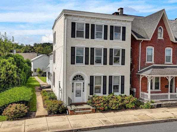 42 E 3rd St, Boyertown, PA 19512