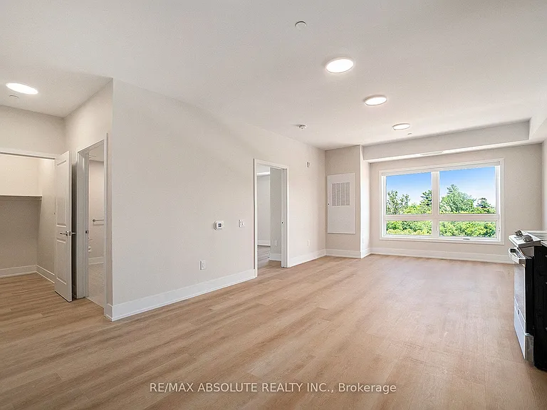 12 Thomas St S #403 — Photo 5