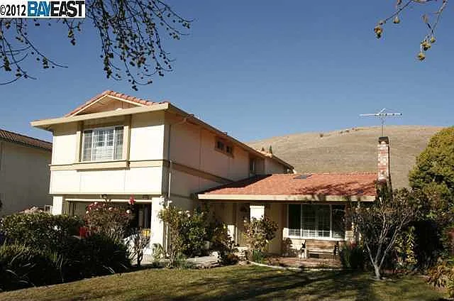 36770 Nichols Ave photo 1