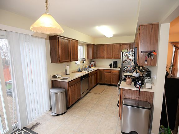 5th image of 2055 Schumacher Dr