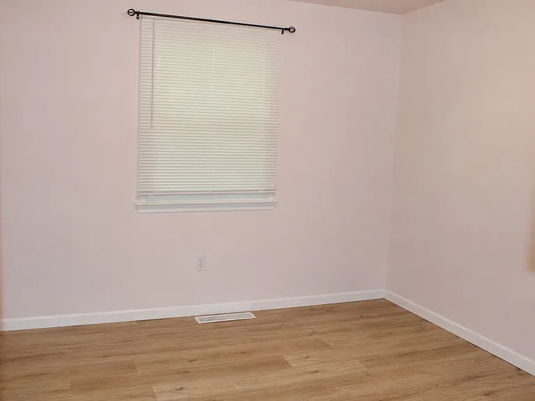 183 Lake Dr — Photo 10