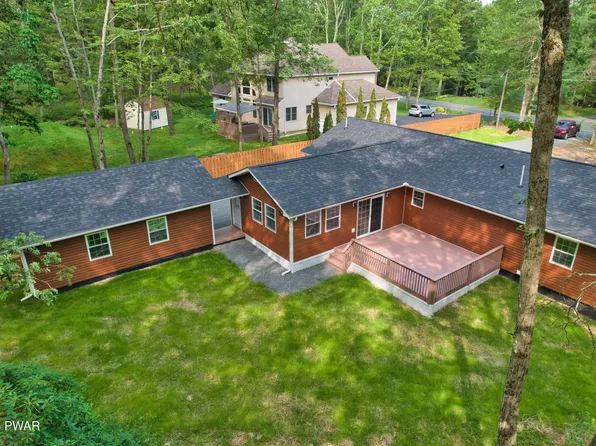 110 Washington Dr, Lords Valley, PA 18428