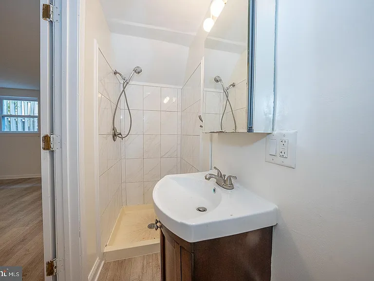 2822 Ogden St #A — Photo 11