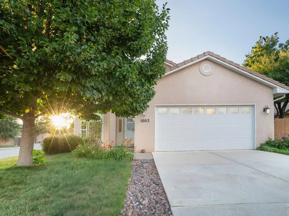 1002 Cedarcrest Dr, Pueblo, CO 81005