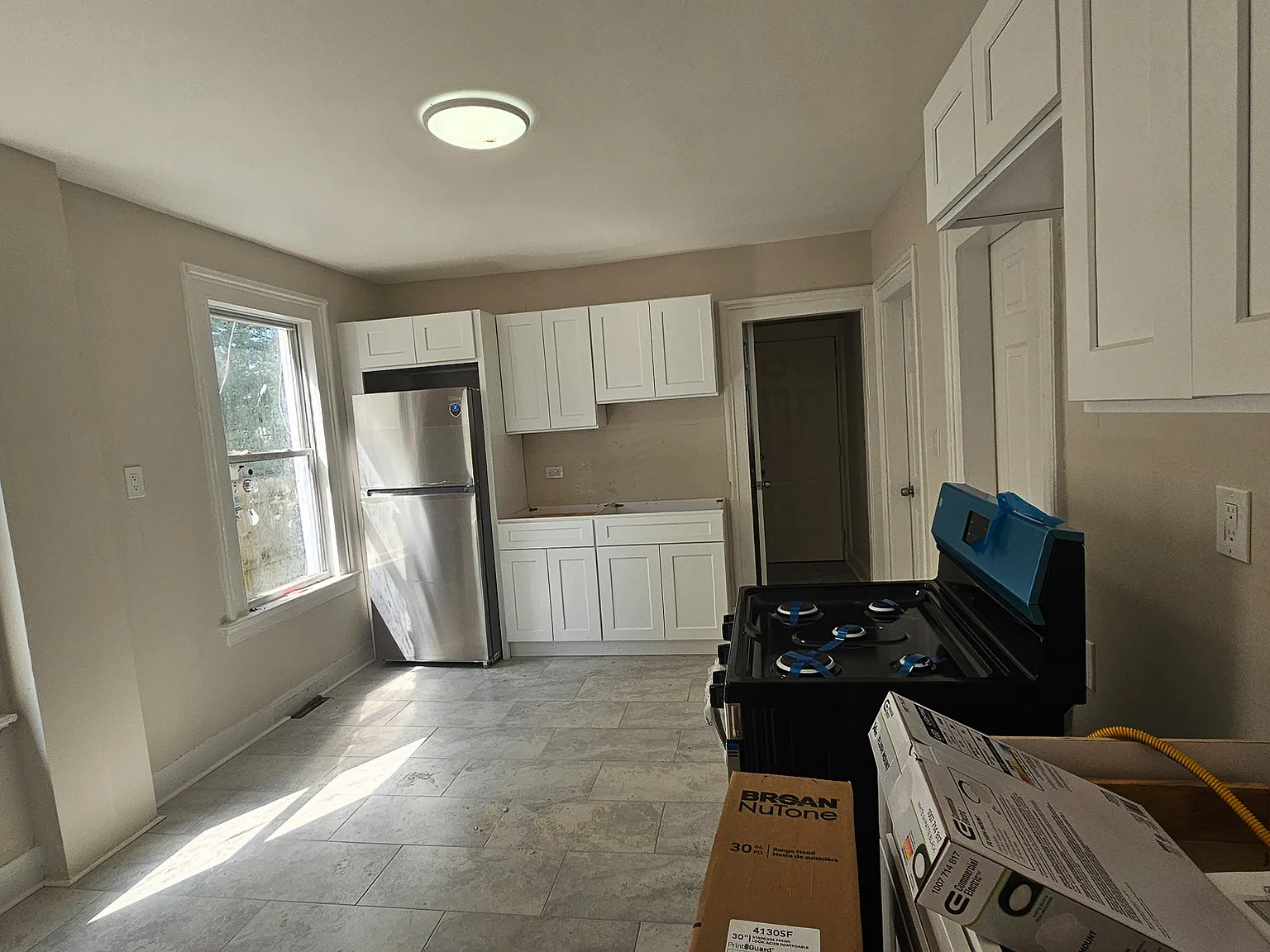 2 bed, 1100 sqft, $1,745 — Photo 3