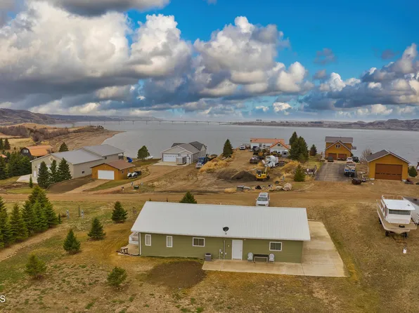 5 Bluebird Dr, New Town, ND 58763